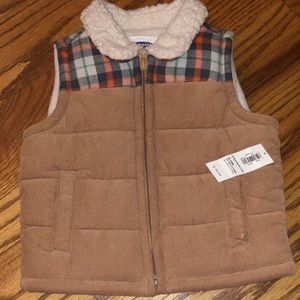 Old navy vest size 6-12 months NWT